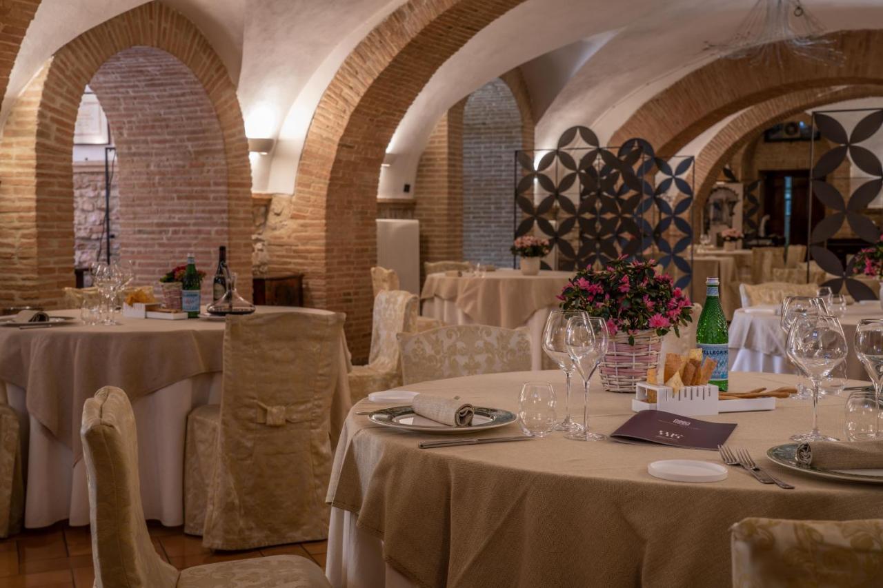 Marchese Del Grillo Hotel Fabriano Exterior photo