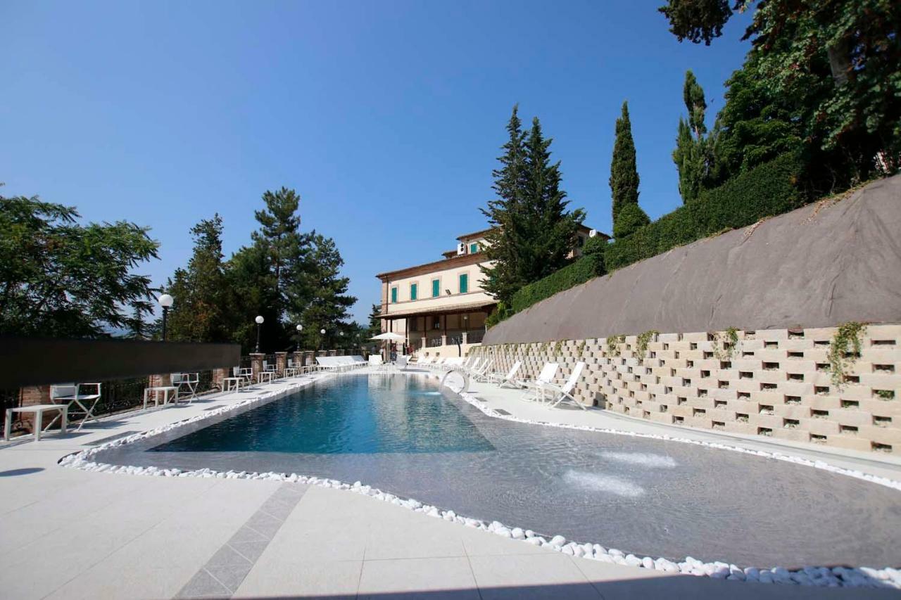 Marchese Del Grillo Hotel Fabriano Exterior photo